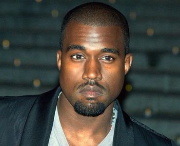 Rapperul Kanye West şi-a început turneul ”Saint Pablo” pe o scenă suspendată