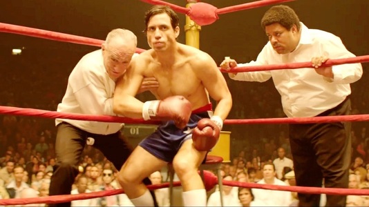 Povestea legendarului boxeur Roberto Duran, în ”Pumni de piatră”; Filmul, în care joacă Robert De Niro, intră vineri pe marile ecrane