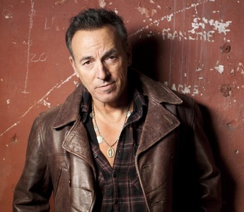 Bruce Springsteen, salutat de numeroşi fani la New York, la o zi după lansarea autobiografiei sale