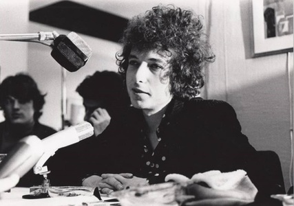 Accesările muzicii lui Bob Dylan au crescut cu peste 500% pe Spotify, după ce compozitorul a fost anunţat câştigător al premiului Nobel pentru Literatură