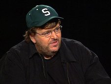 Michael Moore a lansat marţi seară un film anti-Trump, printr-o proiecţie gratuită, în Manhattan