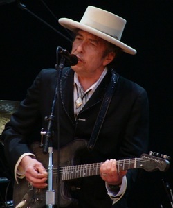 Bob Dylan a şters de pe site-ul său oficial o referire la premiul Nobel pe care l-a câştigat săptămâna trecută