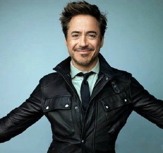 Robert Downey Jr. va produce şi regiza serialul “Singularity”, cu Anthony Michael Hall în rol principal