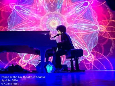 Un festival muzical în memoria cântăreţului Prince va fi organizat în 2017