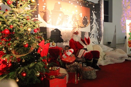 Peste 100 de comercianţi participă la prima ediţie a “Târgului de Iarnă” de la Constanţa; copiii îl pot întâlni pe Moş Crăciun