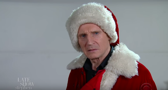 Liam Neeson, un Moş Crăciun înfricoşător la ”The Late Show with Stephen Colbert”. VIDEO