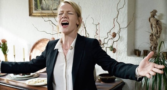 Sandra Hüller, în ”Toni Erdmann”