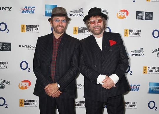 Dave Peacock şi Chas Hodges