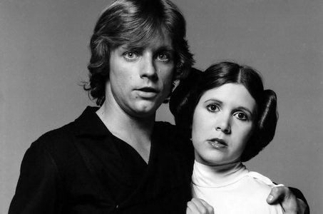 Carrie Fisher şi Mark Hamill, protagonişti ai francizei ”Star Wars”, devin ”Legende Disney”