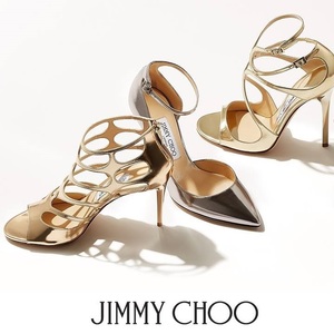 Creatorul de pantofi Jimmy Choo îşi scoate compania la vânzare