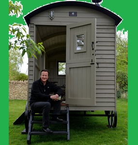 David Cameron a cheltuit 25.000 de lire sterline pentru amenajarea unei ”cabane de lux”