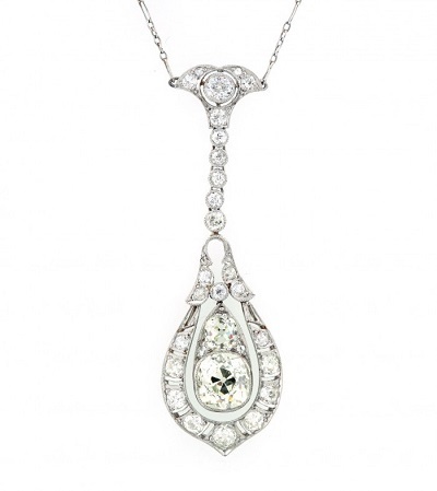 Colier Art Deco din platină, ornat cu diamante, de la 1920
