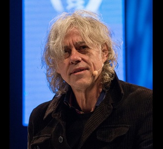 Muzicianul Bob Geldof renunţă la distincţia Freedom of the City acordată de consilierii oraşului Dublin, pentru a se distanţa de Aung San Suu Kyi