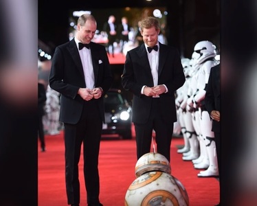 Prinţii William şi Harry au participat la premiera filmului „Star Wars: The Last Jedi” din Londra