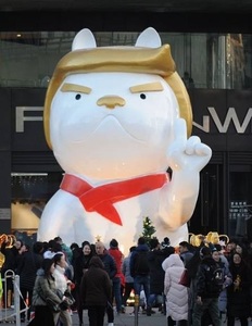 O statuie a unui câine care seamănă cu Donald Trump a fost expusă într-un centru comercial din China