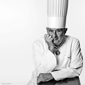 Legendarul chef francez Paul Bocuse, numit „cel mai bun bucătar profesionist al secolului”, a murit la vârsta de 91 de ani