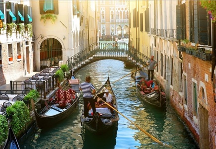 Autorităţile din Veneţia, sesizate după ce patru turişti japonezi au primit o notă de plată de 1.100 de euro la un restaurant