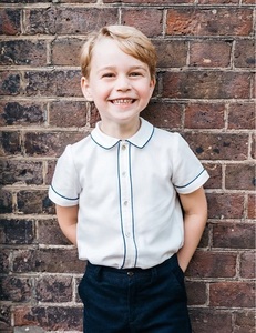 Palatul Kensington a dat publicităţii o fotografie cu Prinţul George cu ocazia împlinirii vârstei de 5 ani