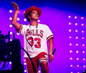 Record în Hawaii - Bruno Mars, primul artist care va susţine 3 concerte pe stadionul din Honolulu