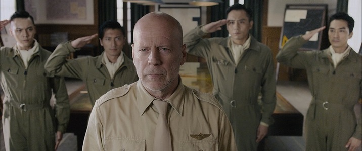 Lansarea thrillerului „Air Strike”, cu Bruce Willis şi Fan Bingbing, anulată în urma scandalului din China legat de evaziunea fiscală