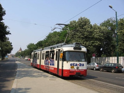 Paradă a tramvaielor de epocă, de Ziua Naţională, în centrul Bucureştiului