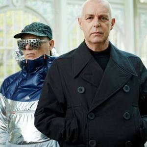 Videoclipul formaţiei Pet Shop Boys, "Give Stupidity a Chance", satiră la adresa lui Trump, ilustrat cu imagini ale vizitei lui Ceauşescu în Coreea de Nord - VIDEO