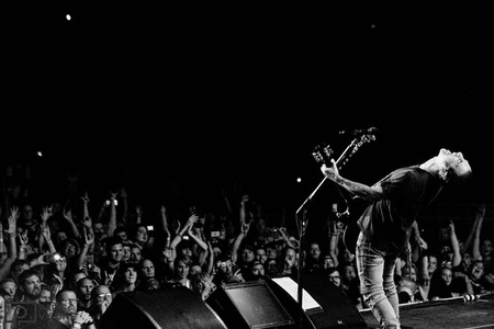 Concertele Godsmack de la Bucureşti vor începe după ora 21.00
