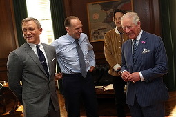 Prinţul Charles al Marii Britanii a vizitat Studiourile Pinewood unde se filmează viitoarea producţie "James Bond" - FOTO
