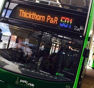 Un şofer din Norwich a fost suspendat de la locul de muncă pentru că a refuzat să conducă un autobuz cu număr în culorile curcubeului, simbolul comunităţii gay