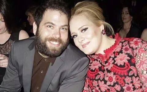 Cântăreaţa Adele a depus actele pentru divorţ