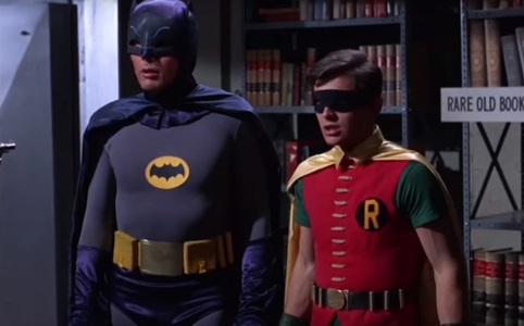 Costume din serialul televizat "Batman" în anii '60, scoase la licitaţie