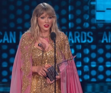 Taylor Swift, marea câştigătoare a galei American Music Awards 