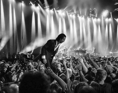 Nick Cave & The Bad Seeds au mutat în 2021 turneul european pentru promovarea albumului „Ghosteen”