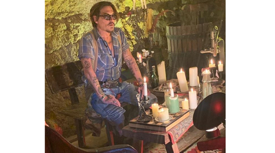 Johnny Depp şi-a lansat contul de Instagram şi un cover al piesei „Isolation” a lui John Lennon înregistrat cu Jeff Beck - VIDEO