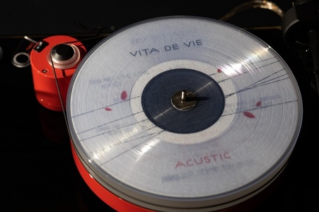 Viţa de Vie lansează albumul „Acustic” în variantă vinil