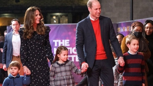 Prinţii George, Charlotte şi Louis, debut pe covorul roşu la Londra - FOTO

