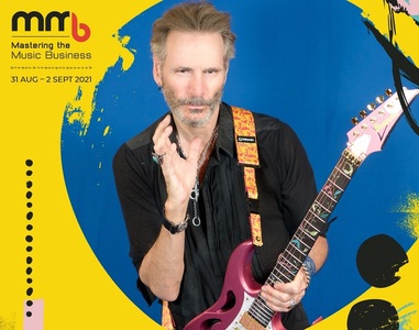 Chitaristul american Steve Vai, la conferinţa Mastering the Music Business din Bucureşti