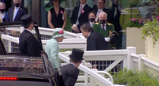 Regina Elizabeth II participă la ultima zi de curse Royal Ascot, unul dintre evenimentele pilot ale Guvernului - VIDEO