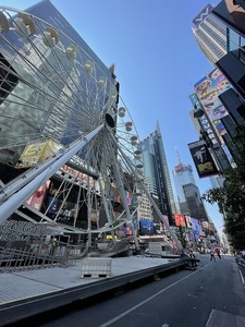 Times Square din New York găzduieşte o nouă atracţie: "Ferris Wheel" - VIDEO