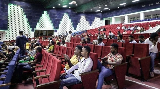 Primul film proiectat la Teatrul Naţional din Somalia după 30 de ani de când a fost închis