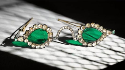 Ochelari cu lentile din smarald şi diamant din epoca Mughal, licitaţi la Sotheby's