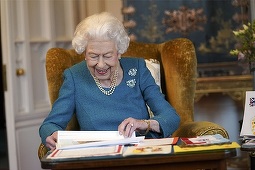 Desene, scrisori, poeme, britanicii îi trimit reginei Elizabeth a II-a cadouri cu ocazia Jubileului de Platină - FOTO