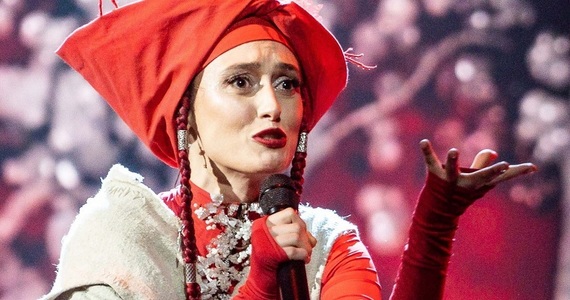 Cântăreaţa ucraineană Alina Pash nu a primit încă undă verde să-şi reprezinte ţara la Eurovision, după o vizită „controversată” în Crimeea 