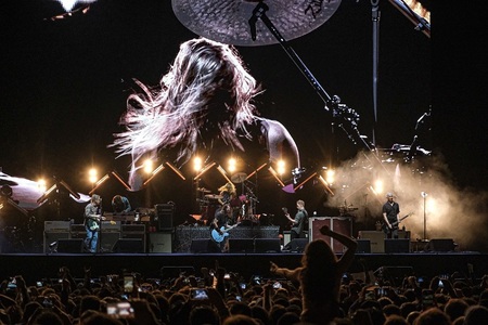 Foo Fighters a anunţat anularea tuturor concertelor din turneul mondial 2022 după decesul bateristului Taylor Hawkins