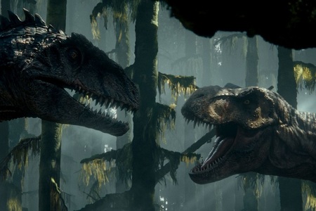 Box office românesc de weekend - „Jurassic World: Dominaţia” s-a menţinut pe primul loc. Animaţia „Lightyear” a debutat pe trei