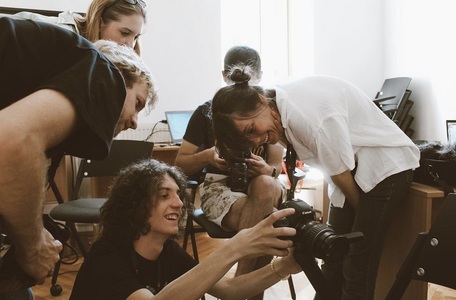 Adolescenţii pasionaţi de film, fotografie sau editare video se pot înscrie în programul Let’s Go Digital! din cadrul TIFF