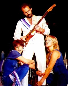 Lasse Wellander, chitarist al trupei ABBA, a murit de cancer la vârsta de 70 de ani 