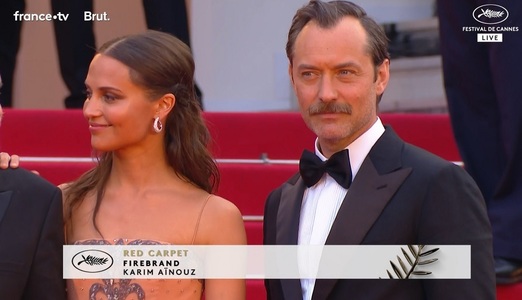 La Cannes, duelul "regilor" Jude Law şi Johnny Depp - VIDEO