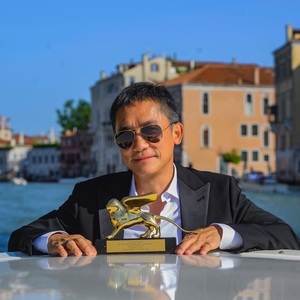 Actorul Tony Leung, celebru pentru rolul din „In the Mood for Love”, a primit la Veneţia Leul de Aur pentru întreaga carieră 