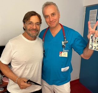 UPDATE - Chitaristul Al Di Meola a fost externat de la Spitalul Bagdasar - Arseni: "Voi fi veşnic recunoscător dr. Valentin Chioncel şi echipei sale!"